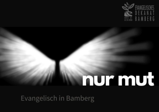 Engelsflügel hinter Kreuz